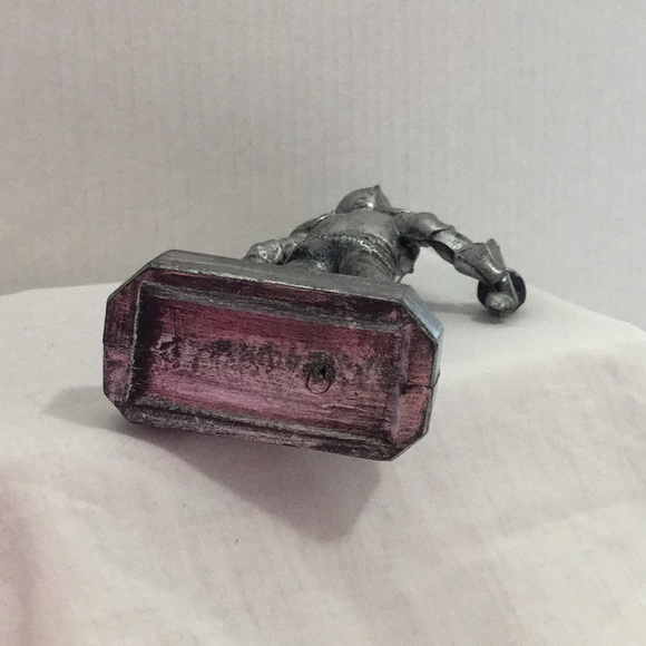 Vintage 1970, 8-1/2” Medieval Knight Plastic Toy - Picture 6 of 6